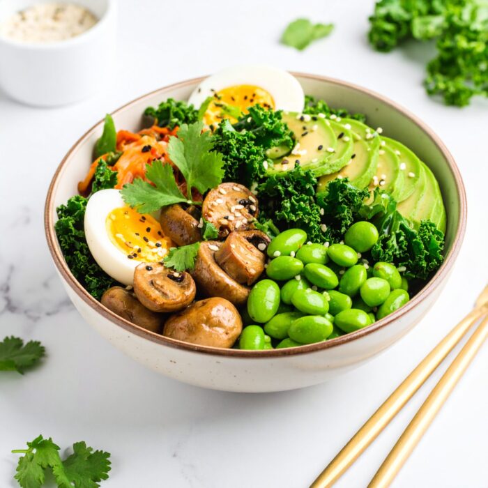 Miso grybų ir edamame dubenėlis su avokadu 03